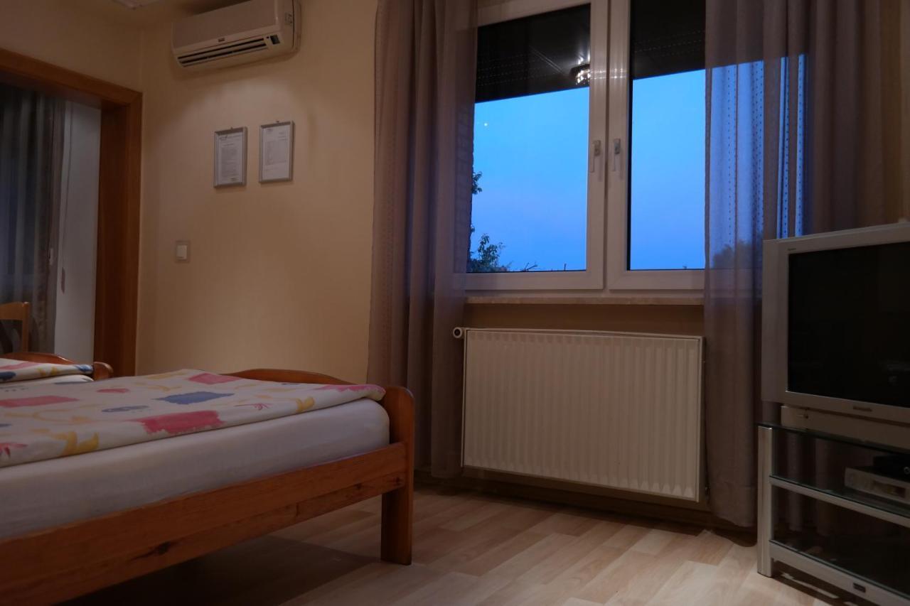 Villamirage Tarnowskie Góry Kültér fotó